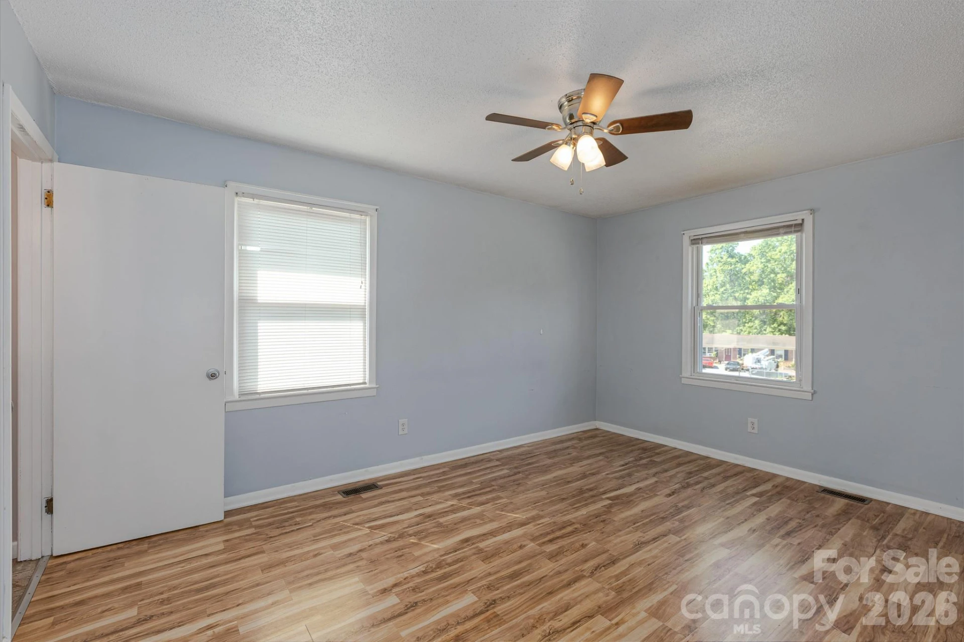 2101 LaMesa Court - Photo 15
