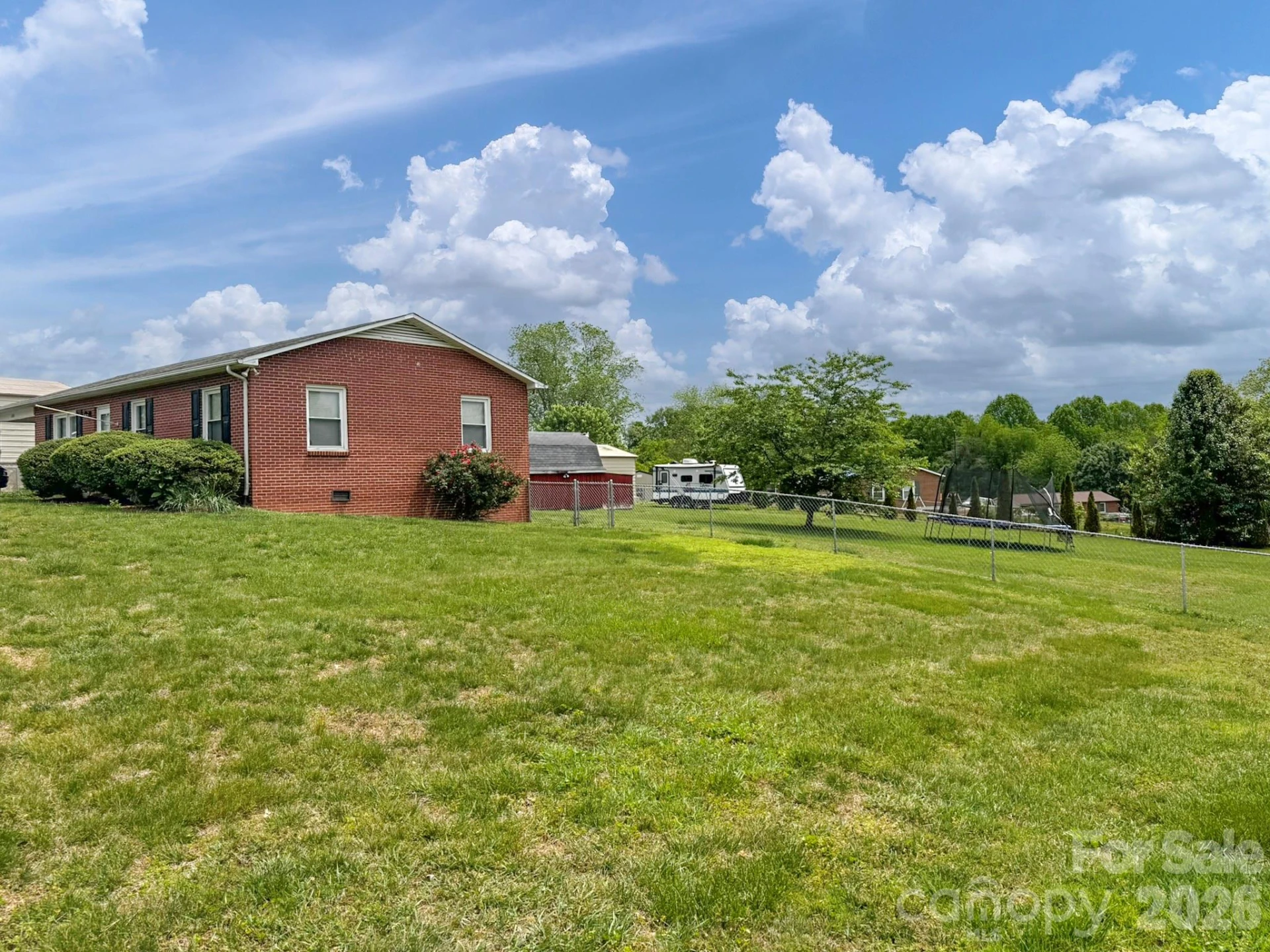 2101 LaMesa Court - Photo 3