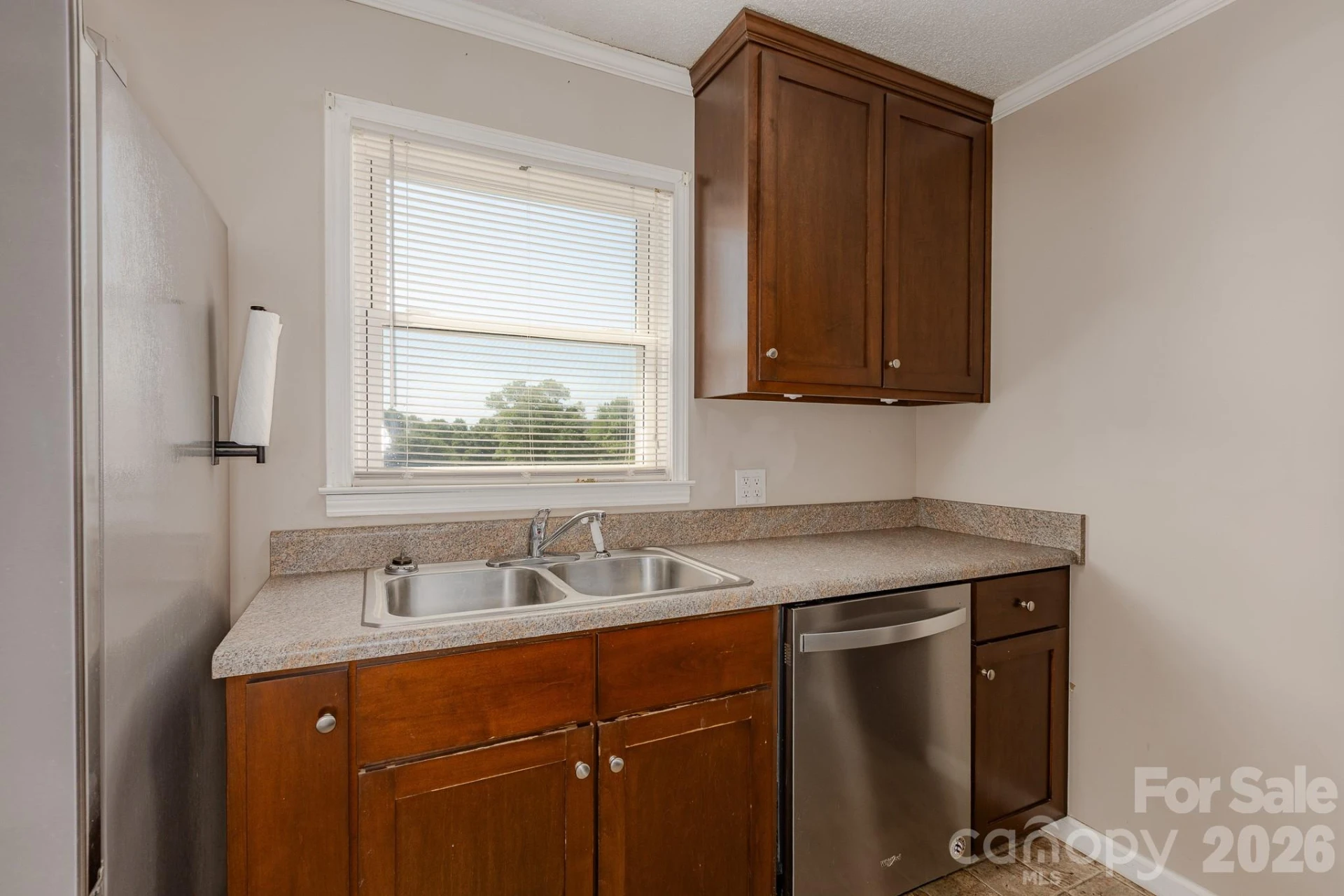 2101 LaMesa Court - Photo 10
