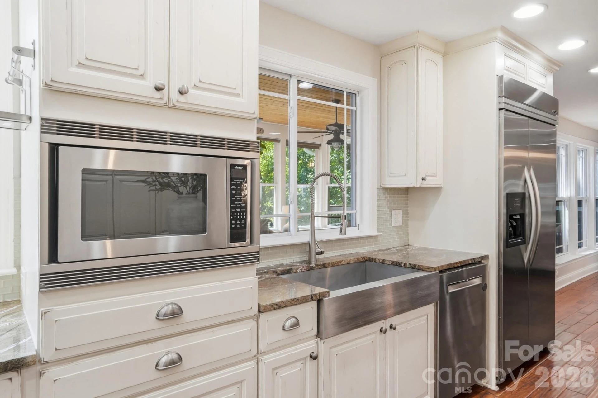 2113 Bon Villa Way - Photo 14