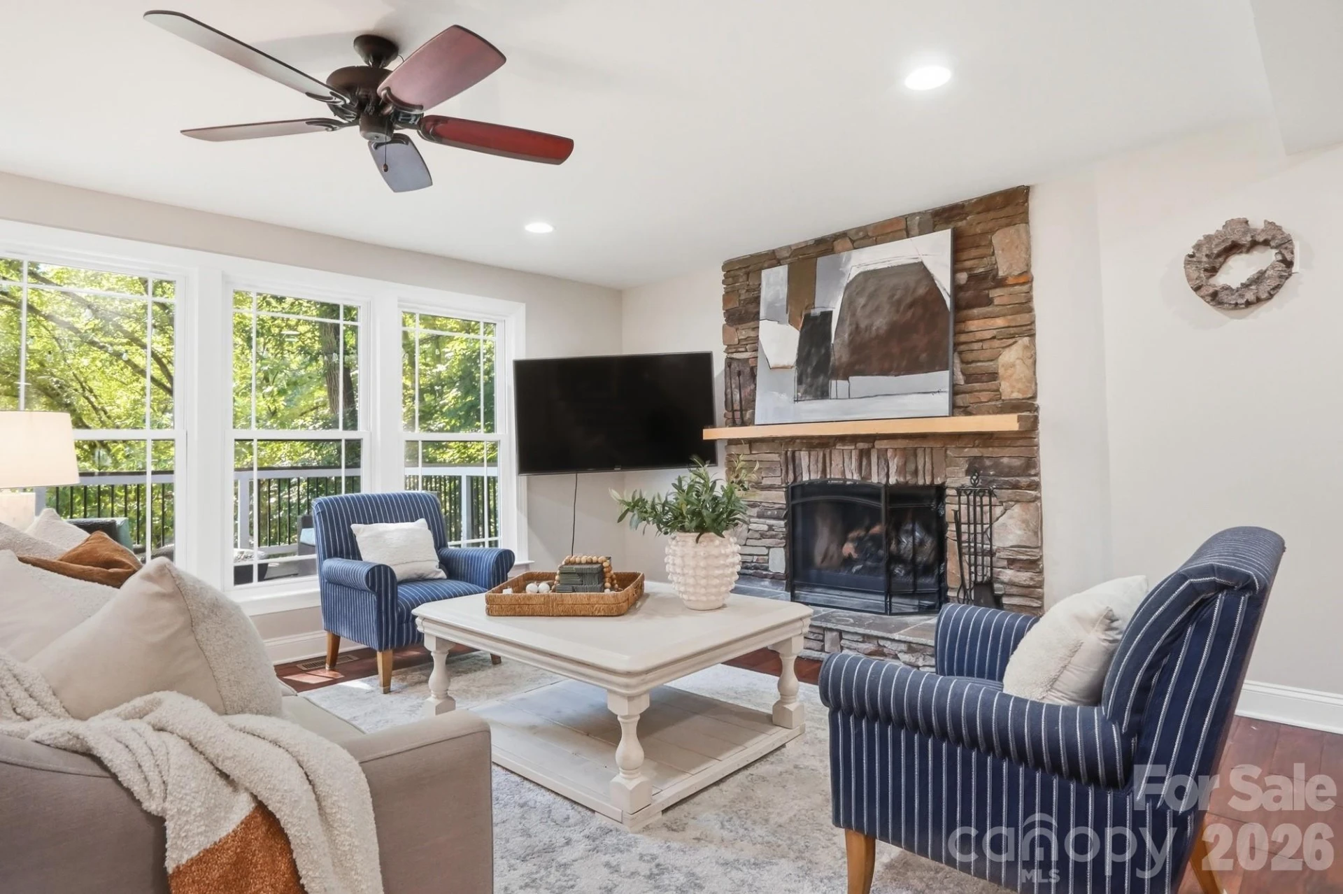 2113 Bon Villa Way - Photo 16