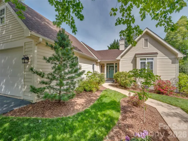 90 Dunroy Drive, Hendersonville, NC, 28739
