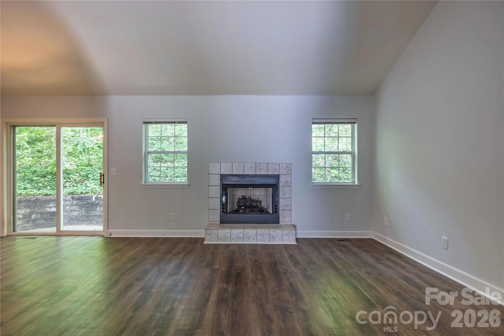 103 Hillside Drive - Photo 2