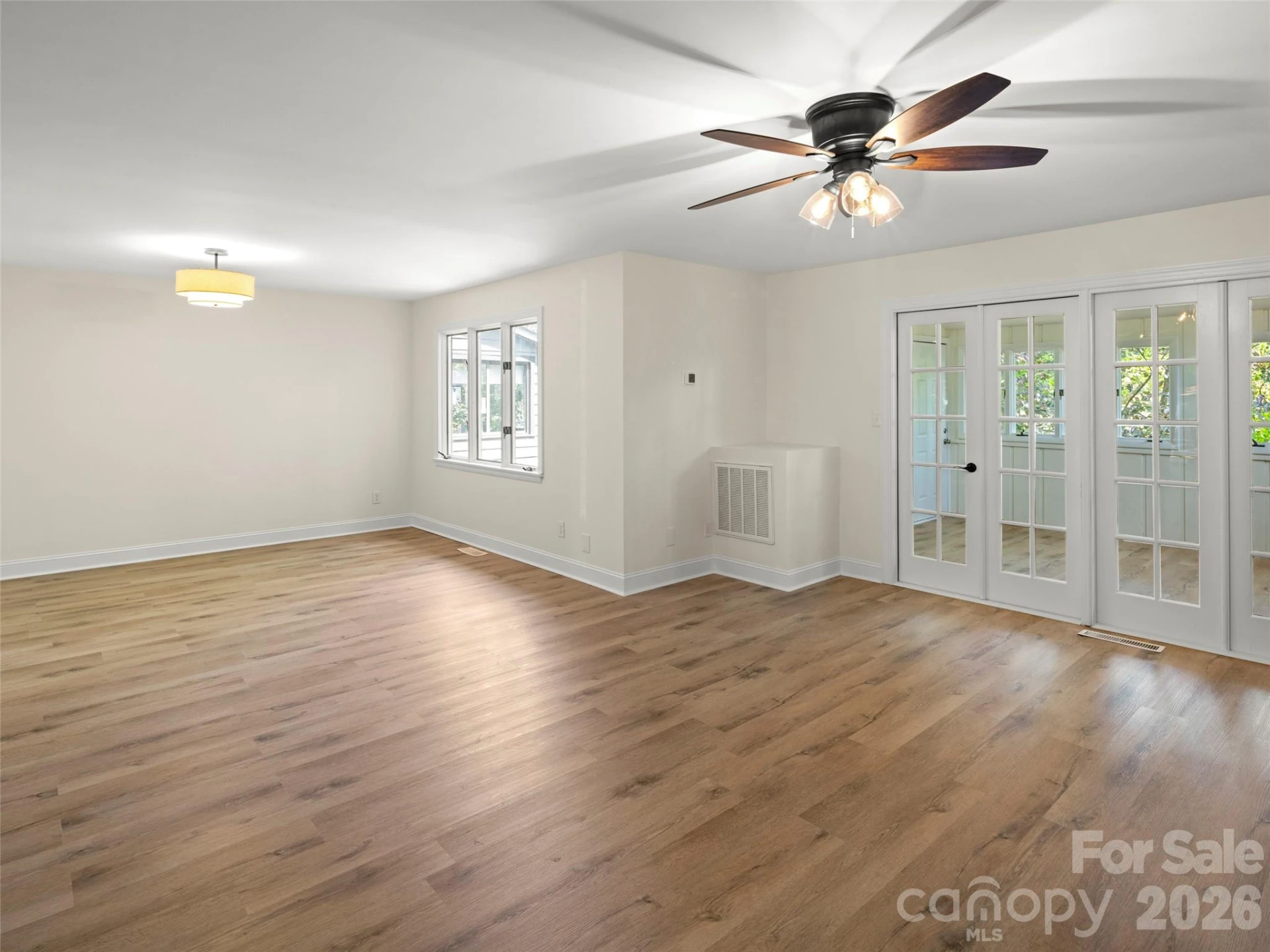 203 Crowfields Drive - Photo 2