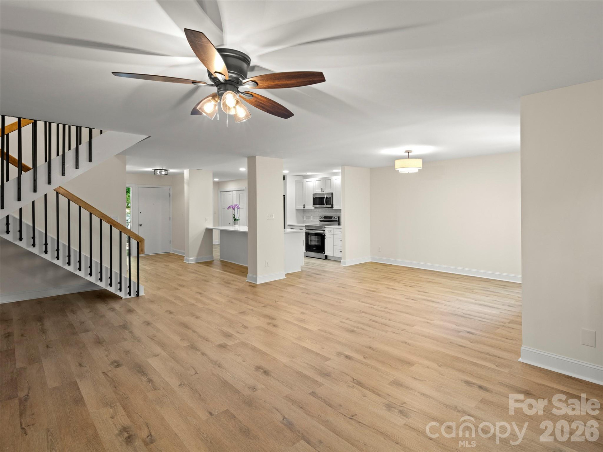 203 Crowfields Drive - Photo 4