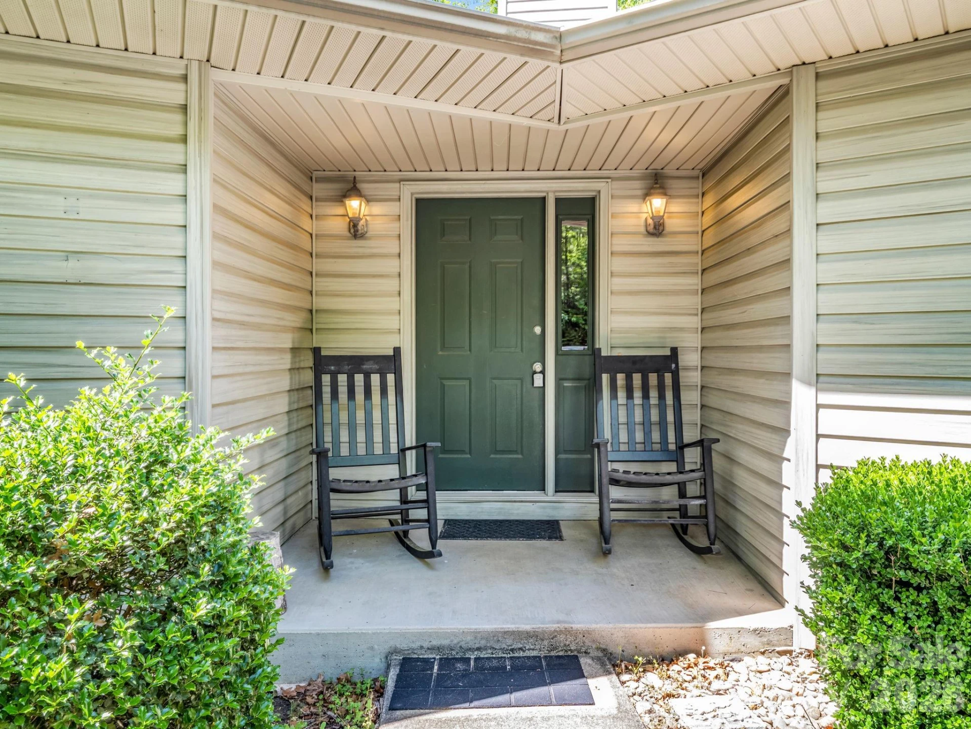 120 Lakewood Drive - Photo 2