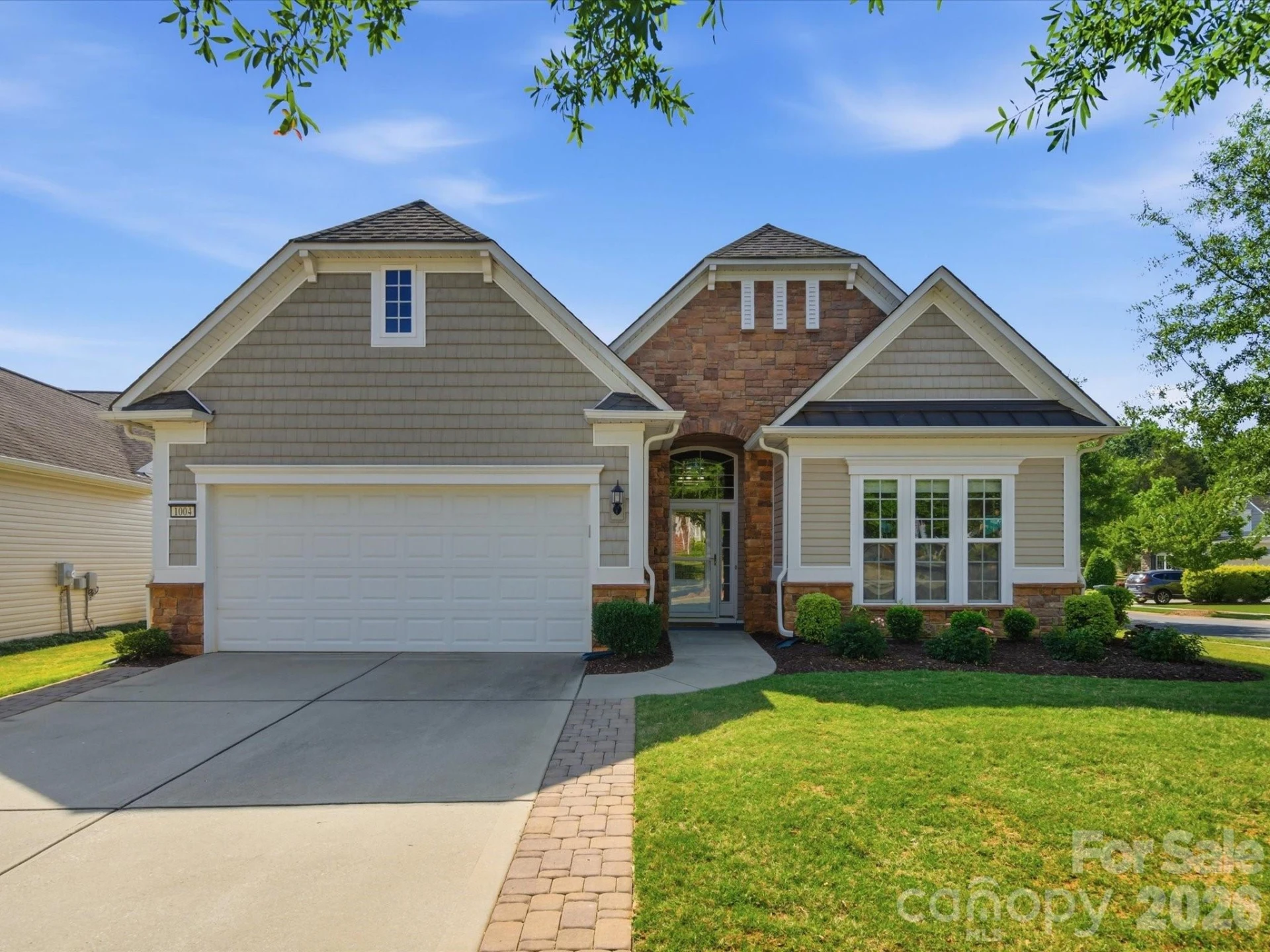 1004 Mava Court - Photo 2