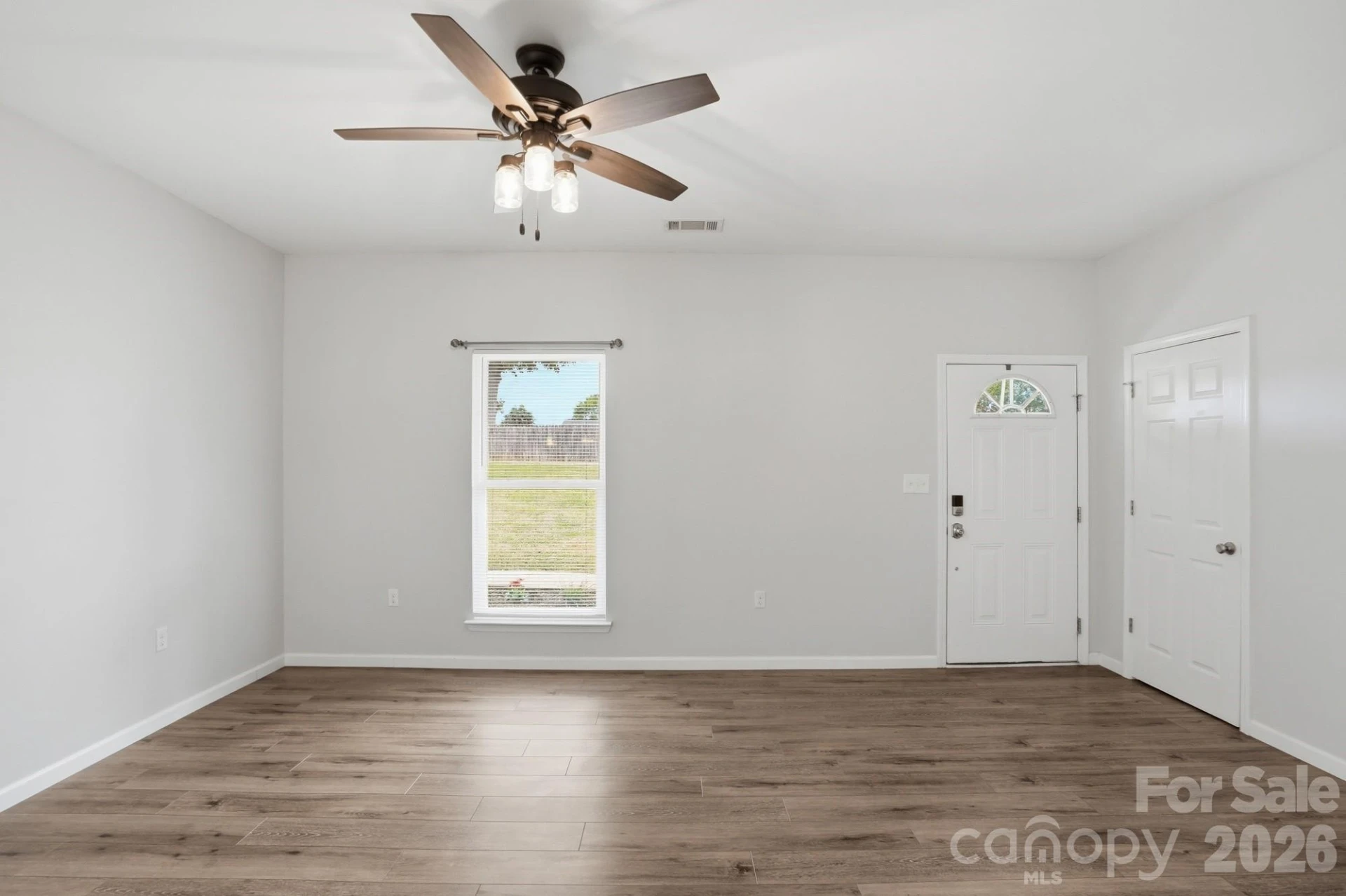 2507 Leroy Avenue - Photo 2