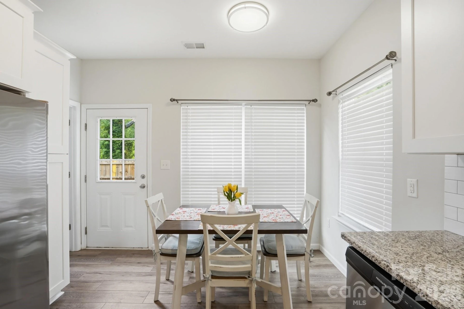 2507 Leroy Avenue - Photo 12