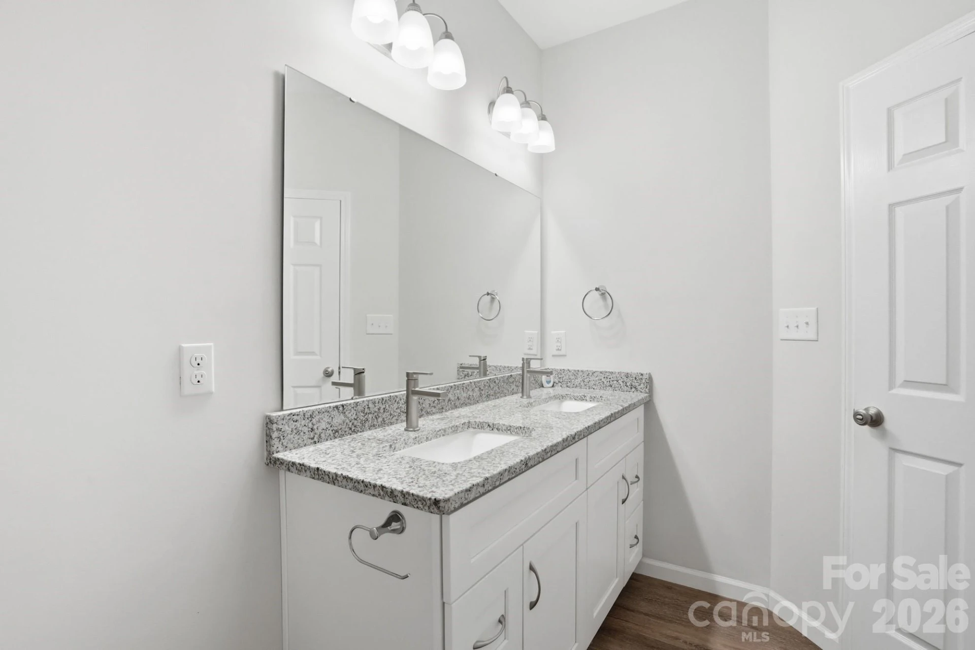 2507 Leroy Avenue - Photo 17