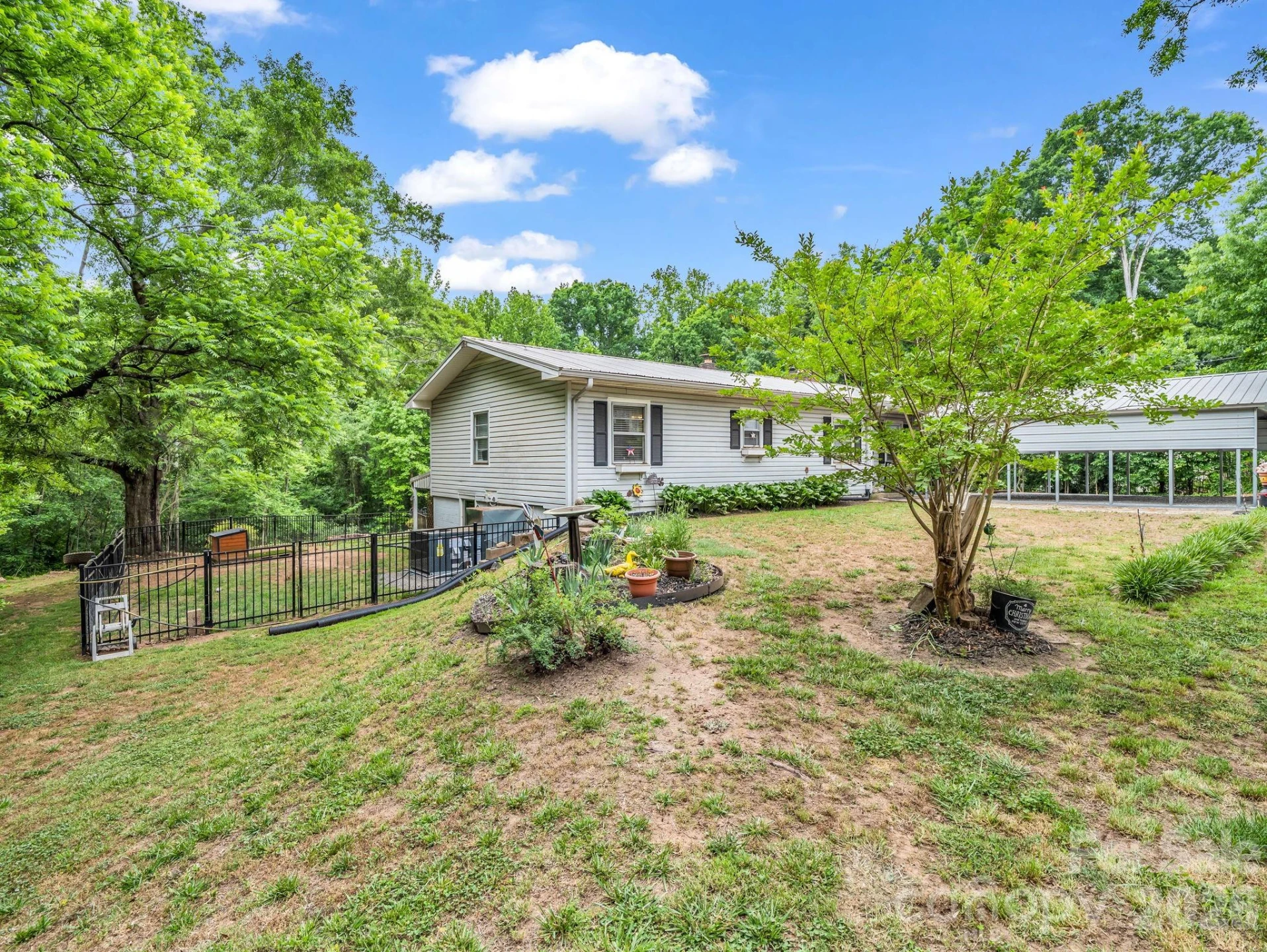 408 Hollis Road - Photo 5