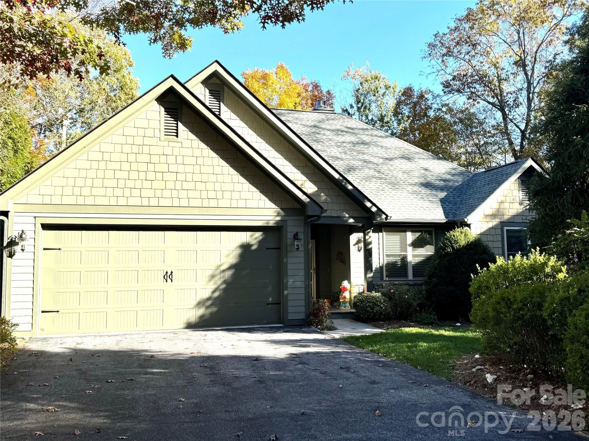 894 Dunroy Drive