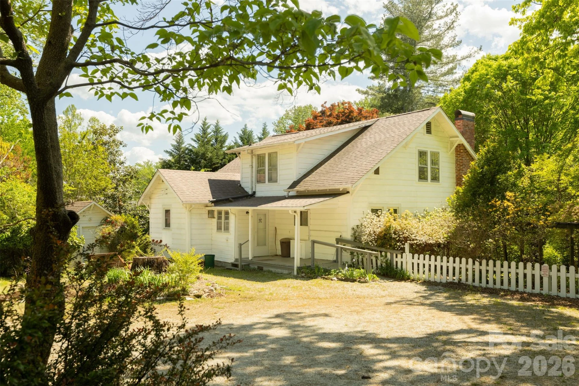 484 Yancey Road - Photo 2