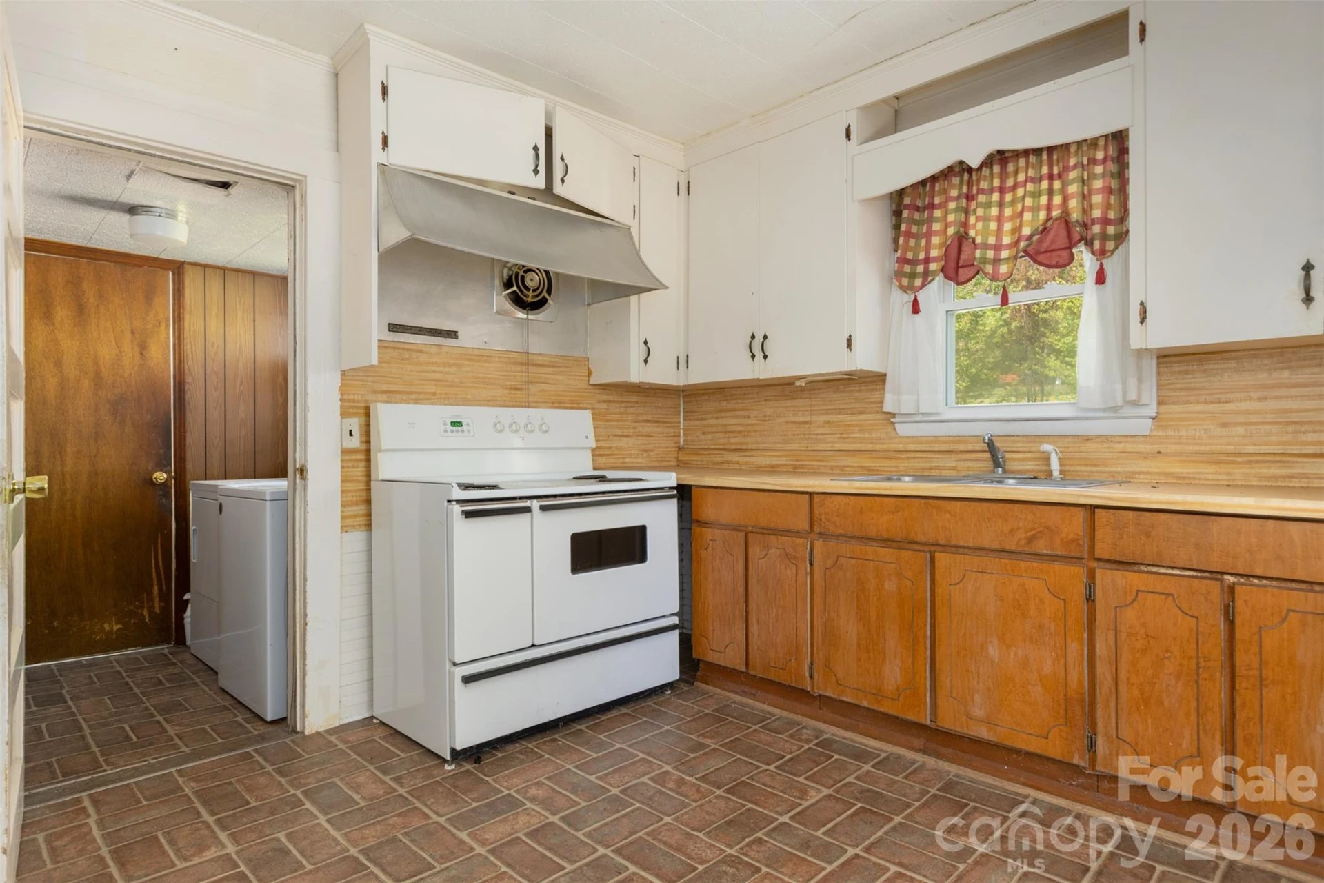 484 Yancey Road - Photo 15