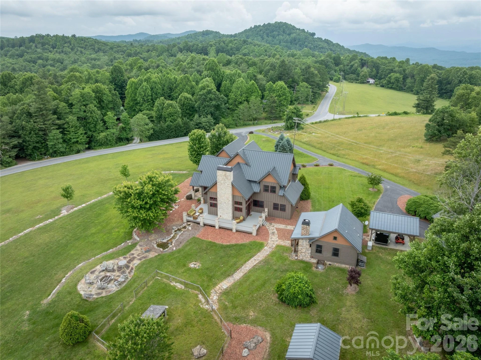 4862 Pinnacle Mountain Road - Photo 2