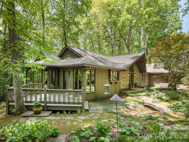 227 Estate Drive, Hendersonville, NC, 28739