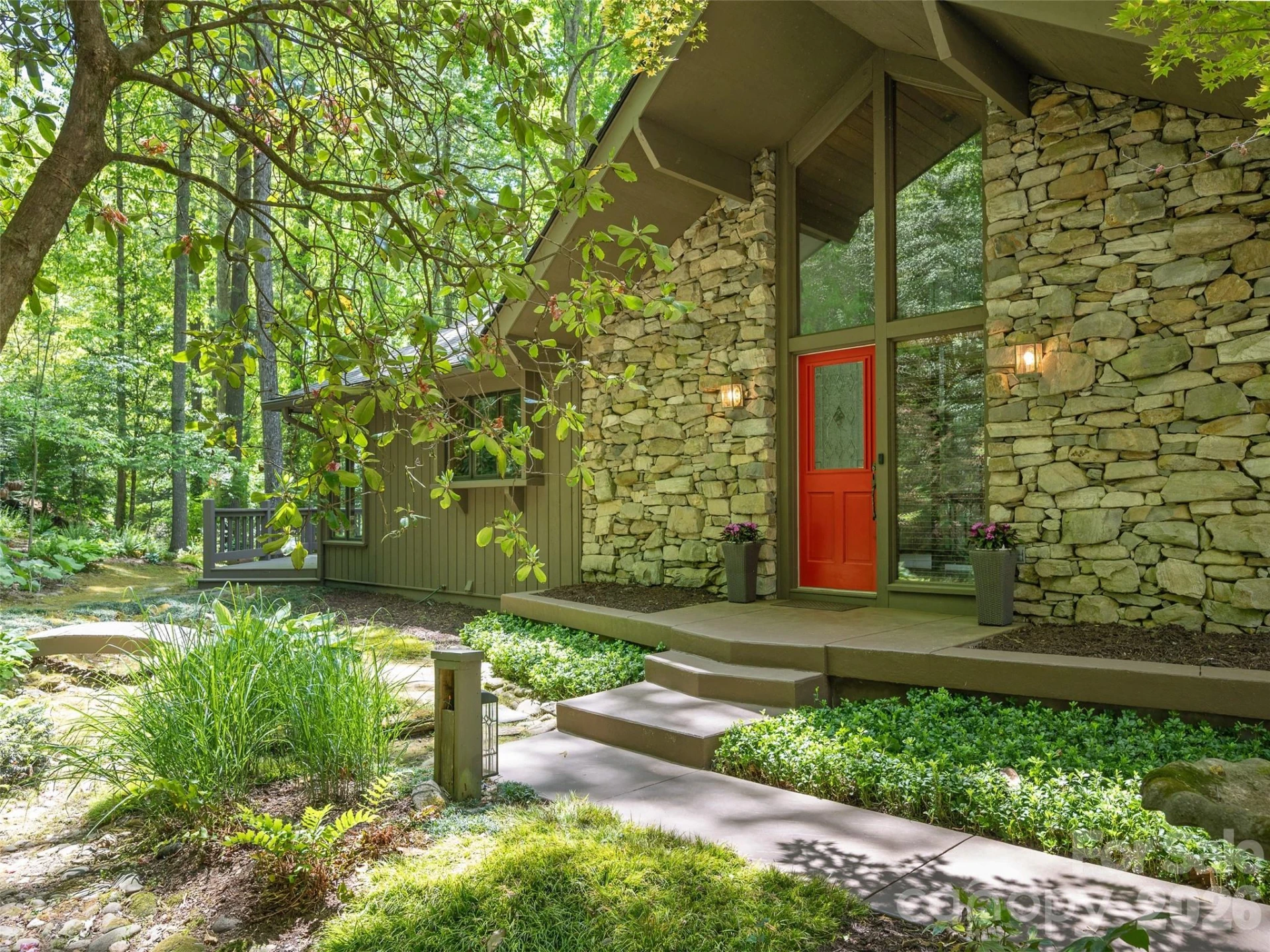 227 Estate Drive - Photo 4