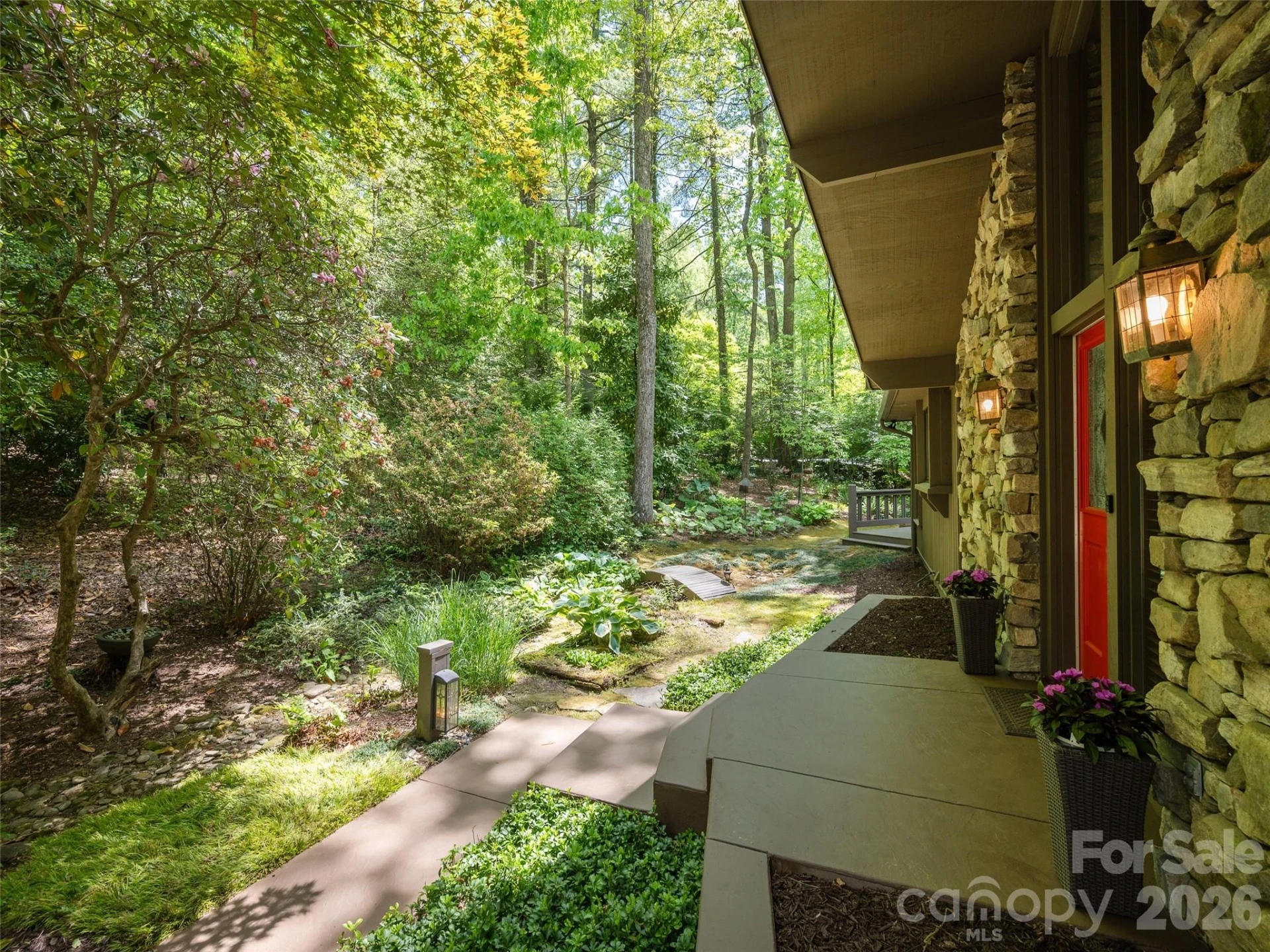 227 Estate Drive - Photo 5