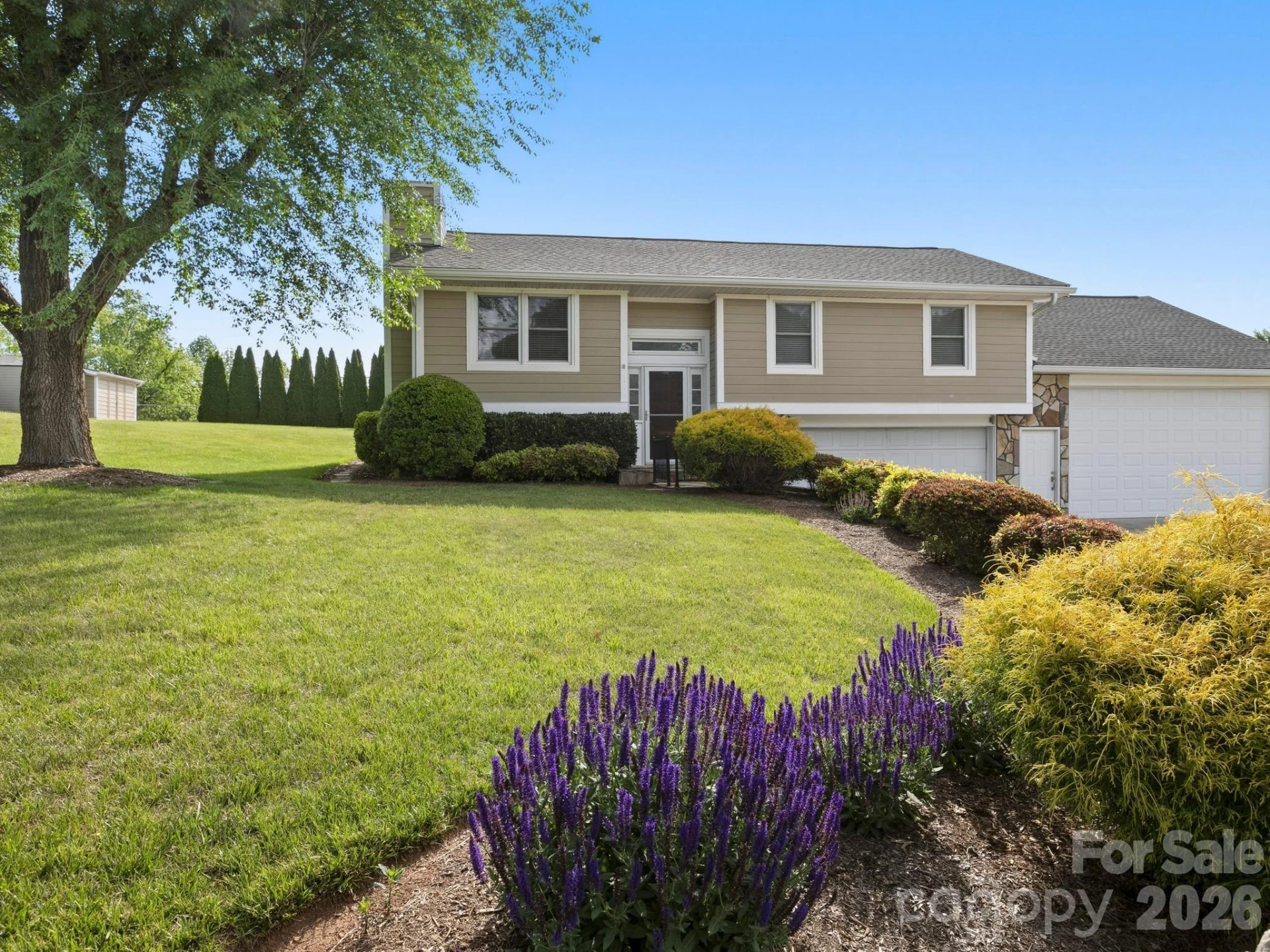 3 Fieldcrest Drive