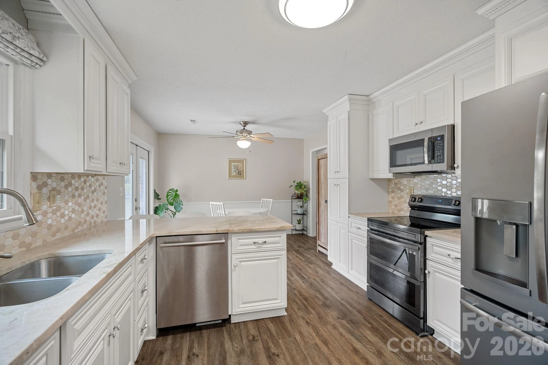 6131 Kinghurst Drive - Photo 9