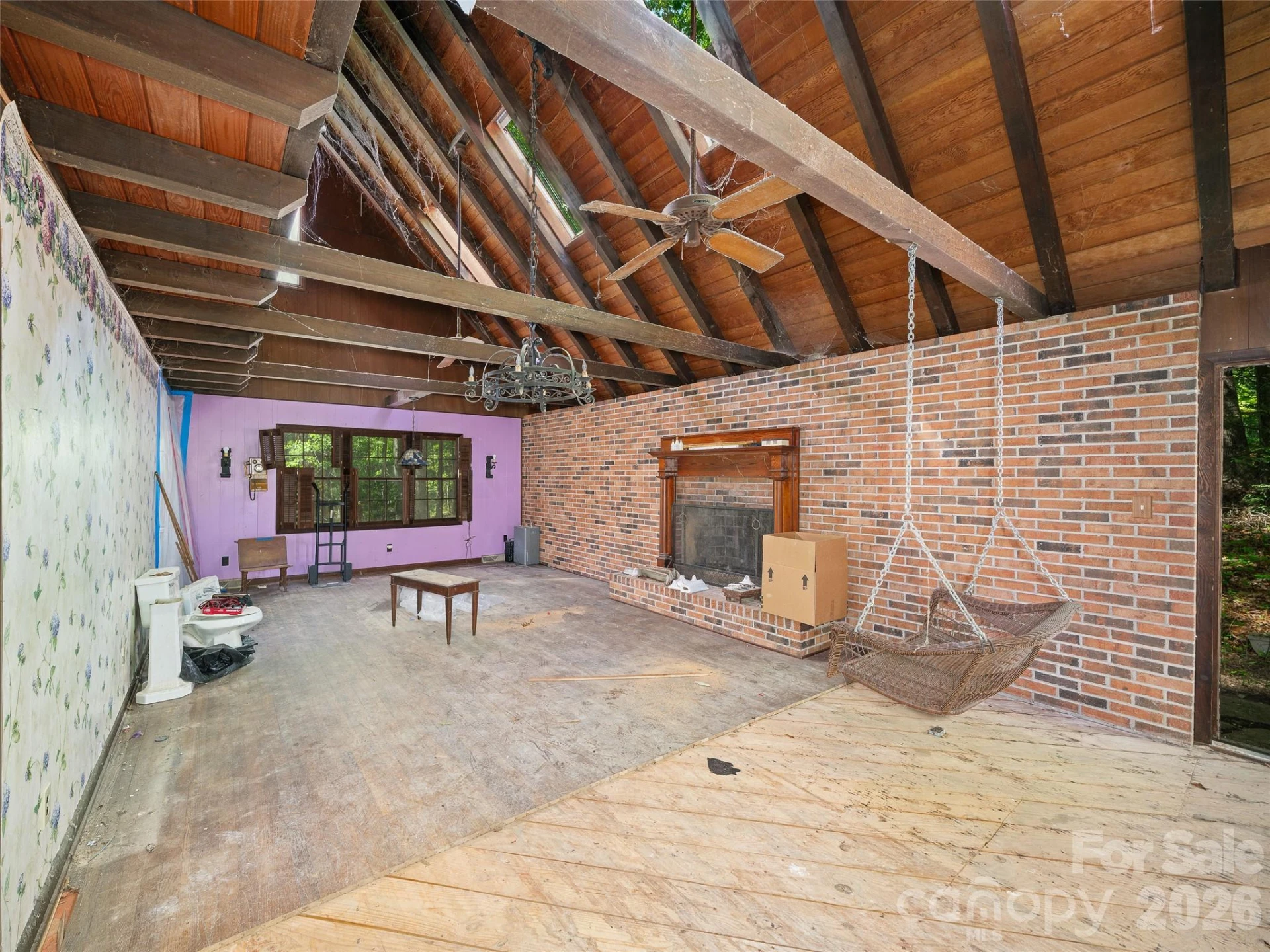 639 Hunter Street - Photo 3