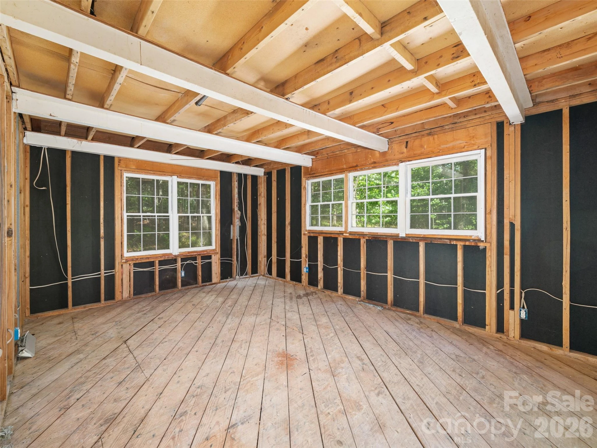 639 Hunter Street - Photo 4