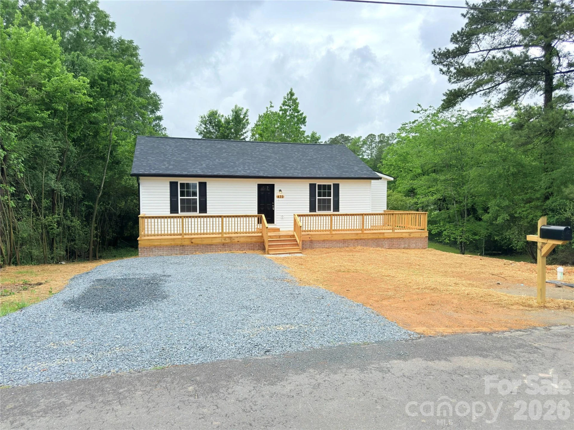431 Eastover Avenue - Photo 2
