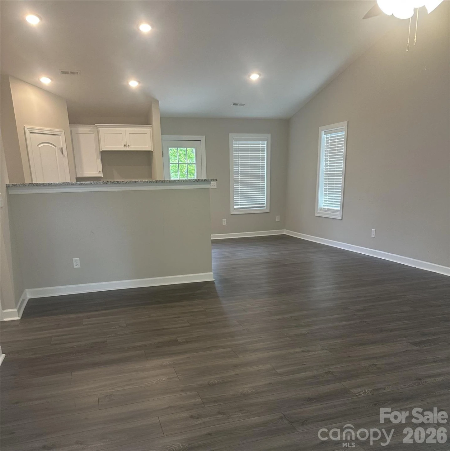 1014 Main Street - Photo 3