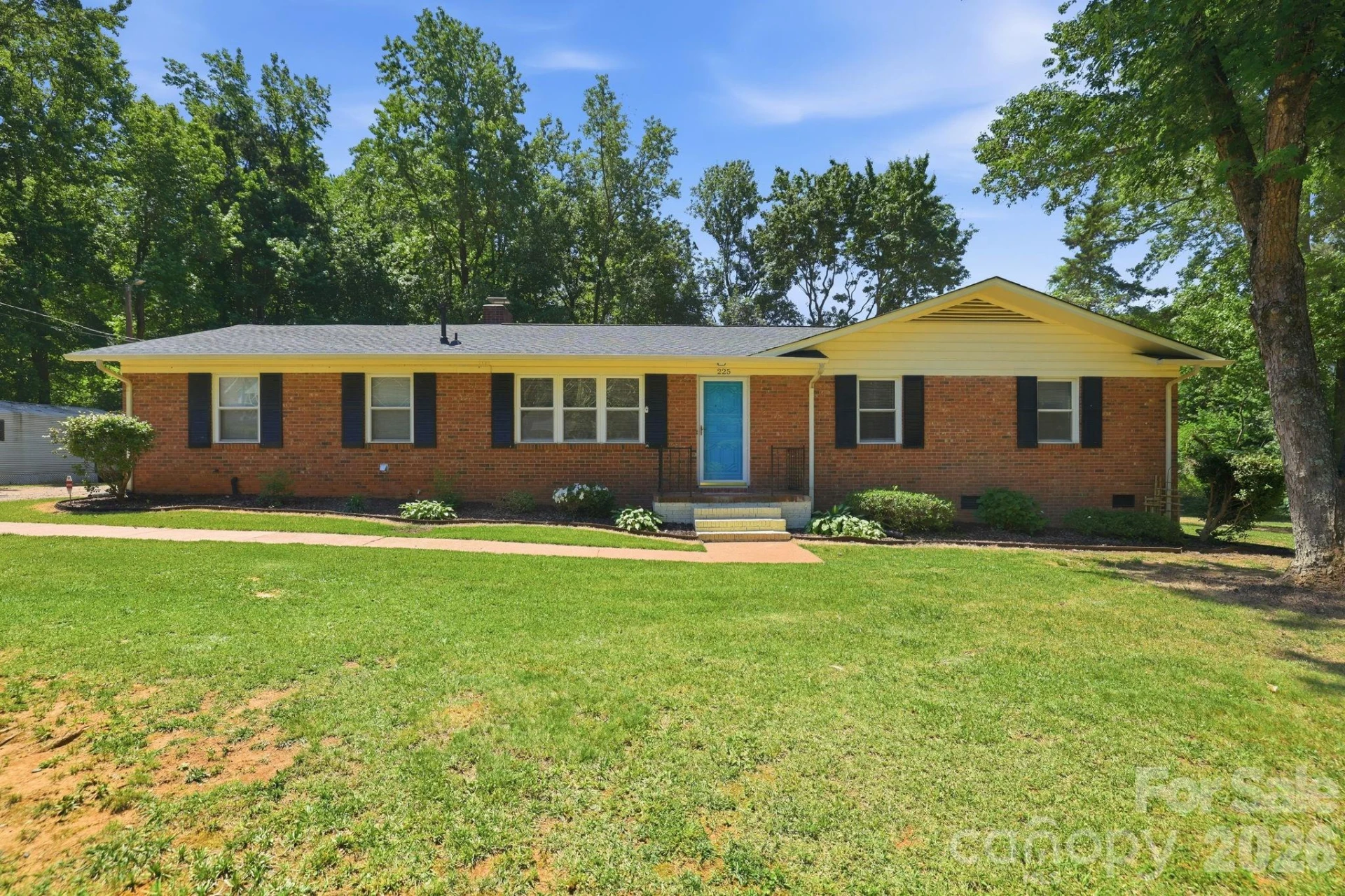225 Middleton Avenue