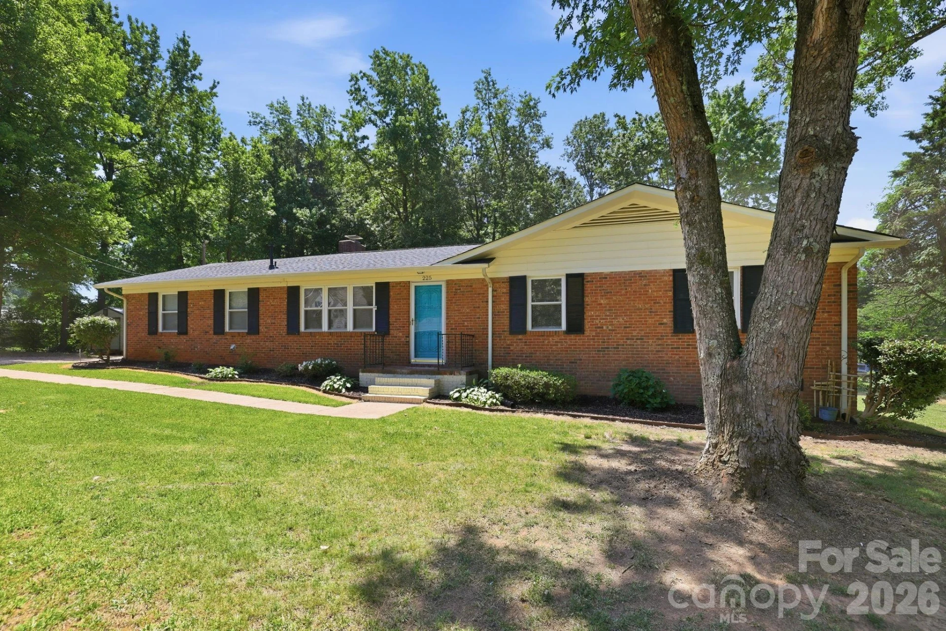 225 Middleton Avenue - Photo 2