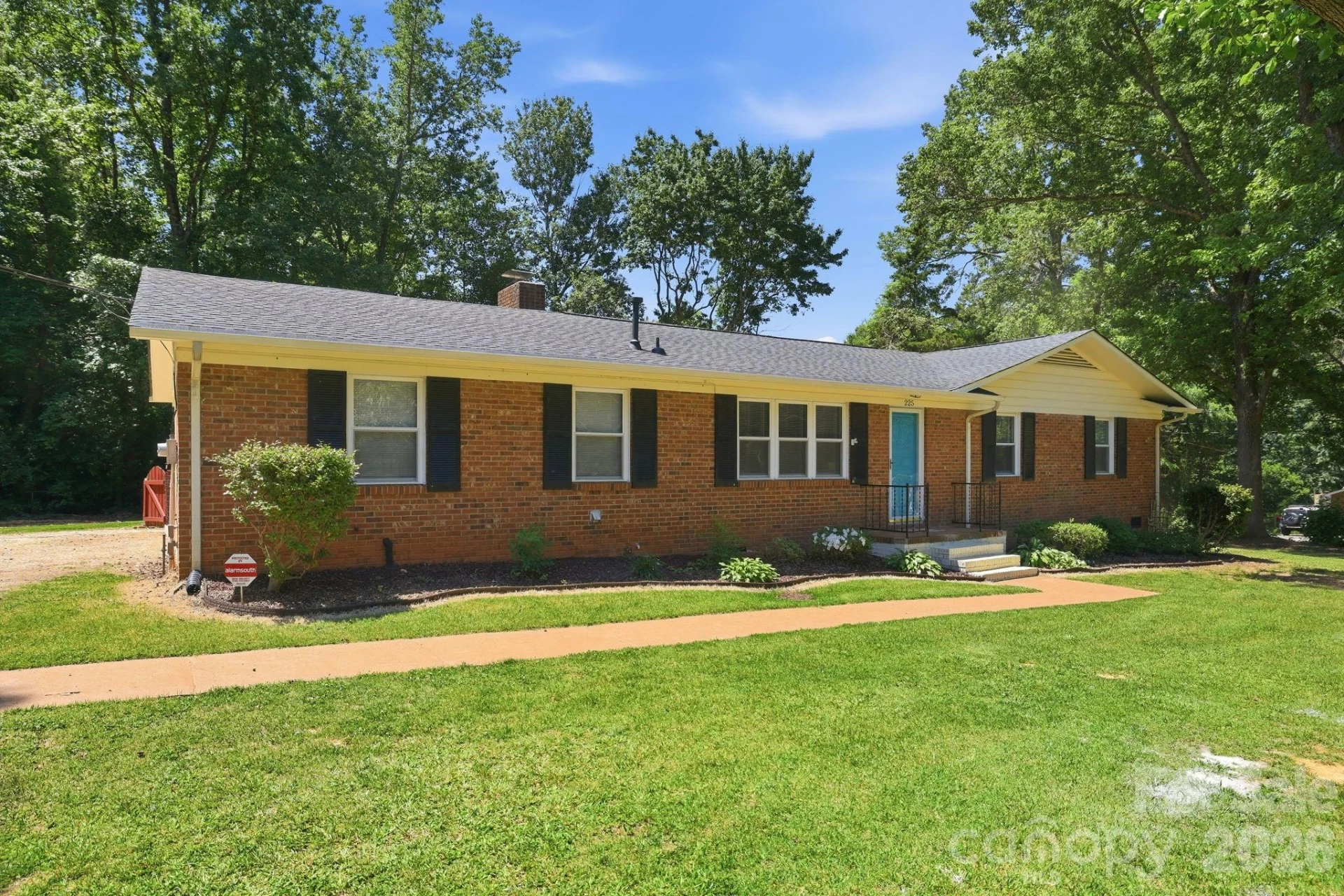 225 Middleton Avenue - Photo 3