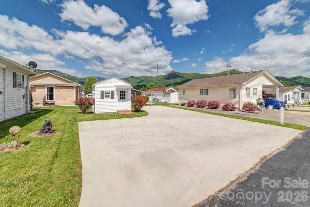 158 Summer Place Drive, Waynesville, NC, 28785