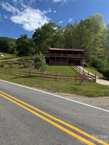 7 Noland Drive, Clyde, NC, 28721