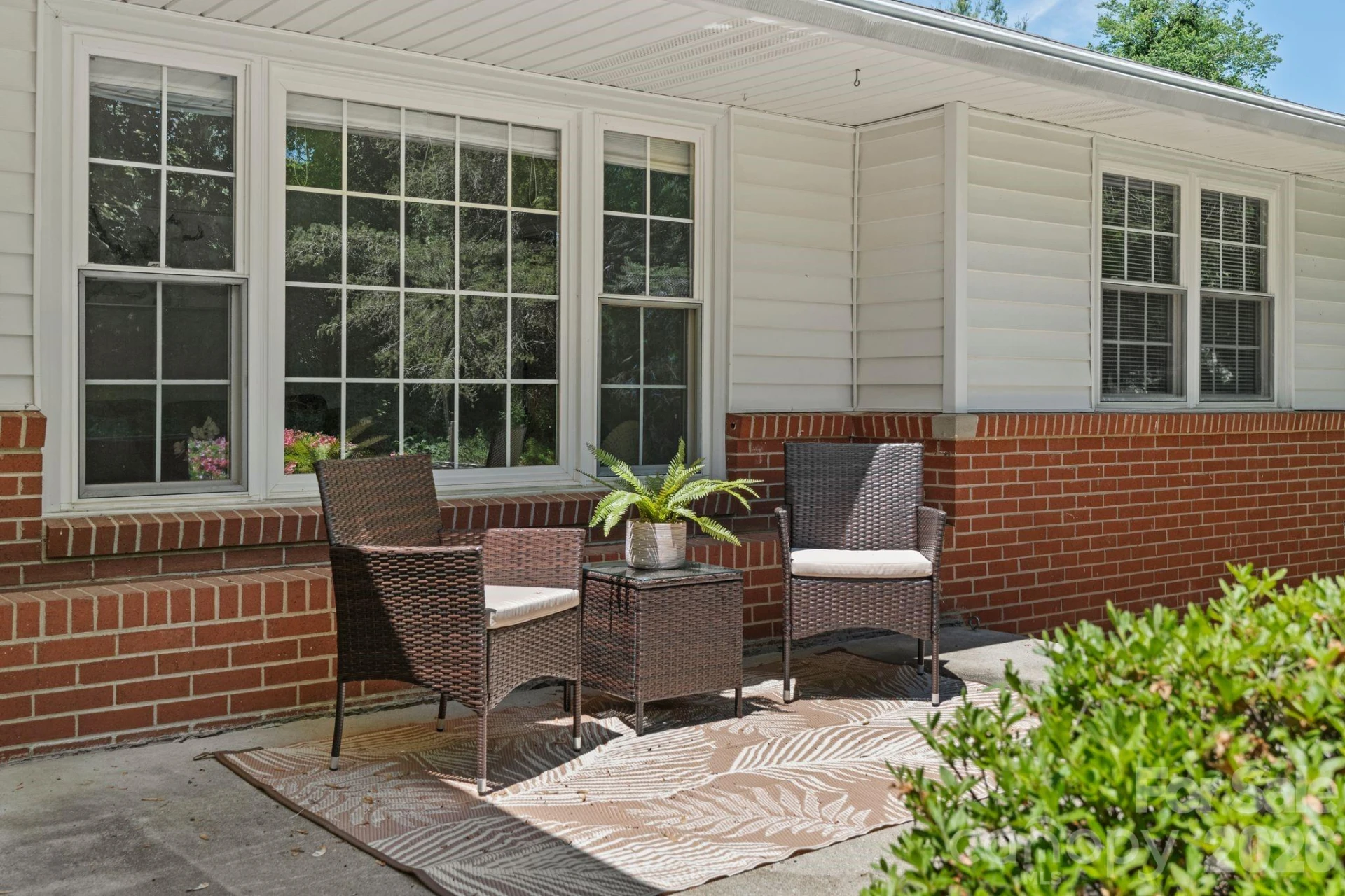 107 Appledore Avenue - Photo 2