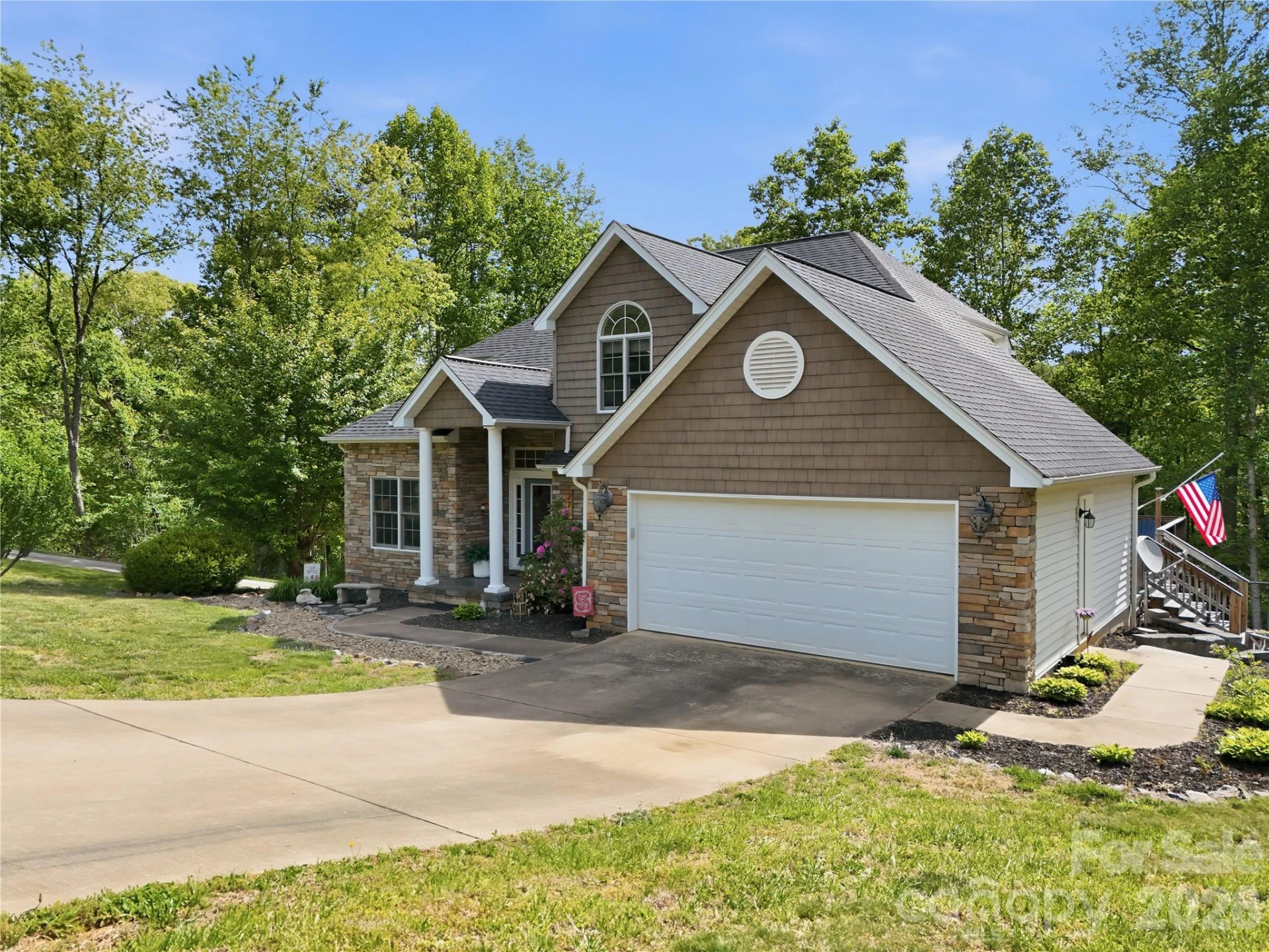 275 Ferguson Drive - Photo 2