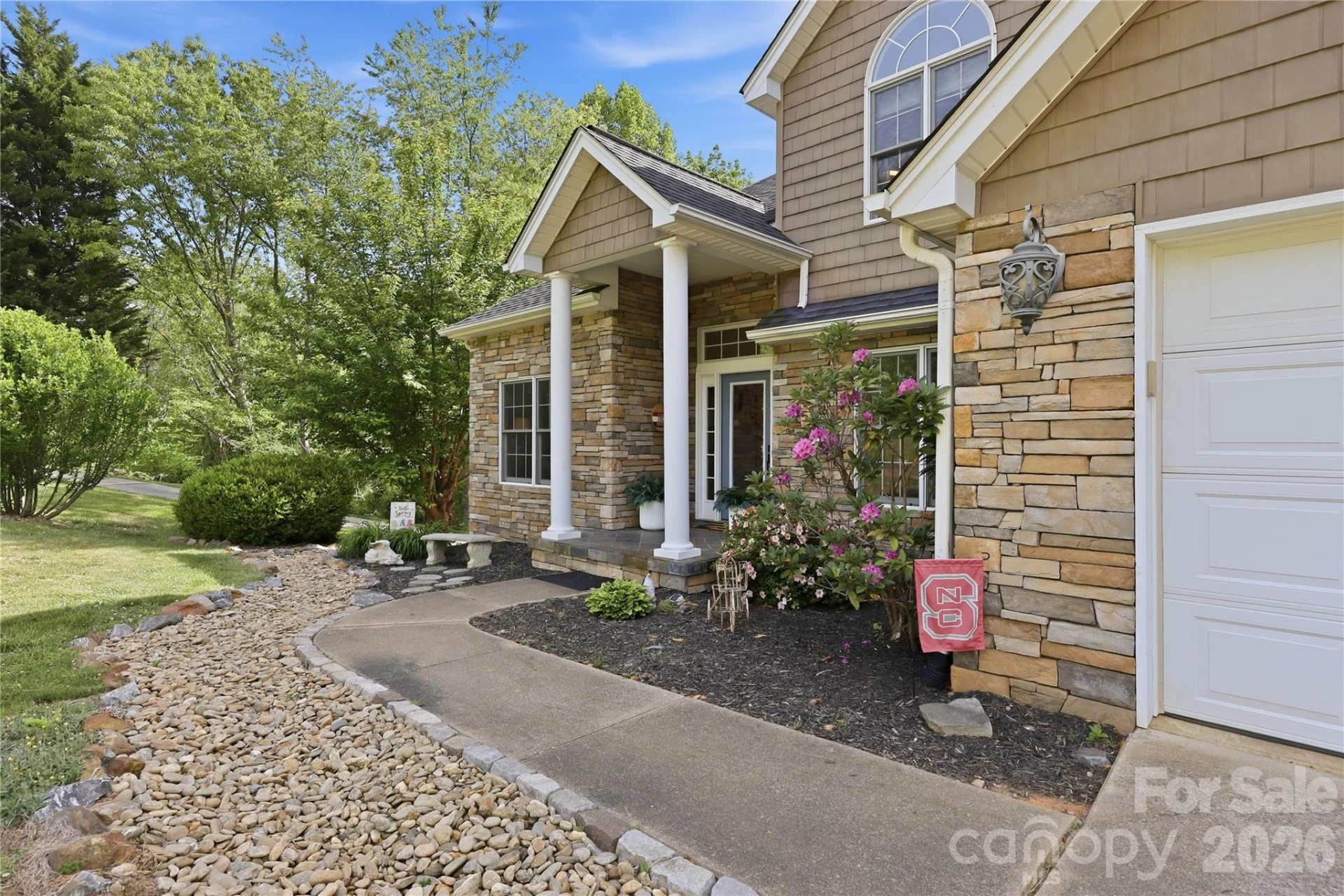 275 Ferguson Drive - Photo 3