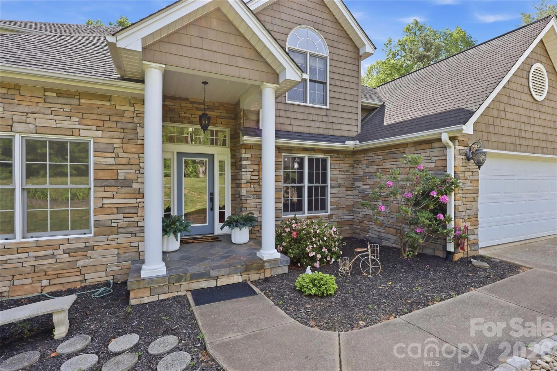275 Ferguson Drive - Photo 4