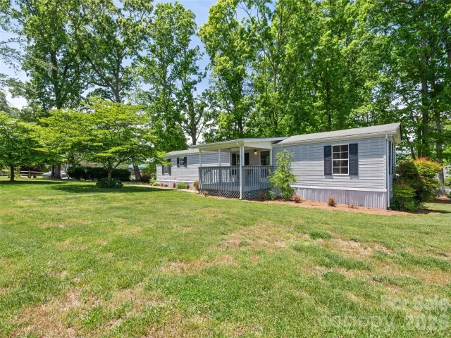 27 Presbyterian Church Road, Mills River, NC, 28759