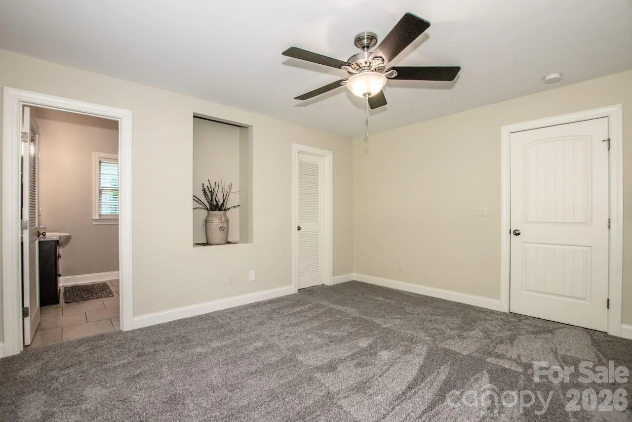 1345 Timberlane Terrace - Photo 32