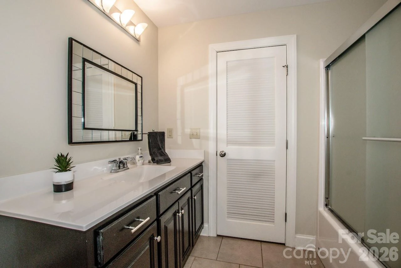 1345 Timberlane Terrace - Photo 35