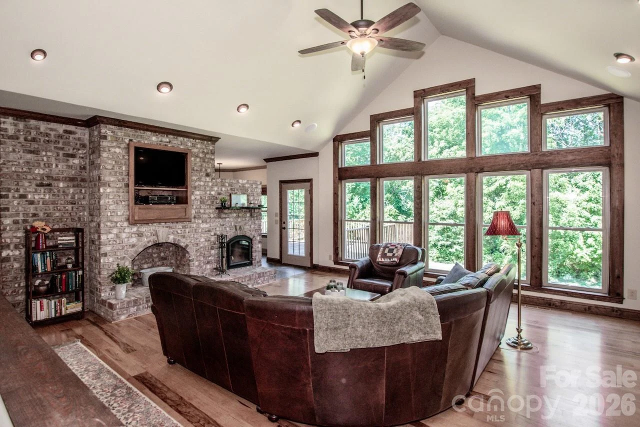 1345 Timberlane Terrace - Photo 5