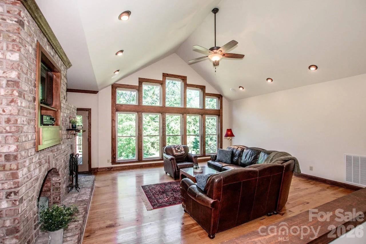 1345 Timberlane Terrace - Photo 7