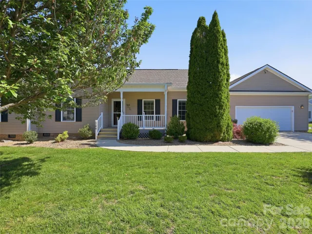 209 Beechnut Drive, Hendersonville, NC, 28739