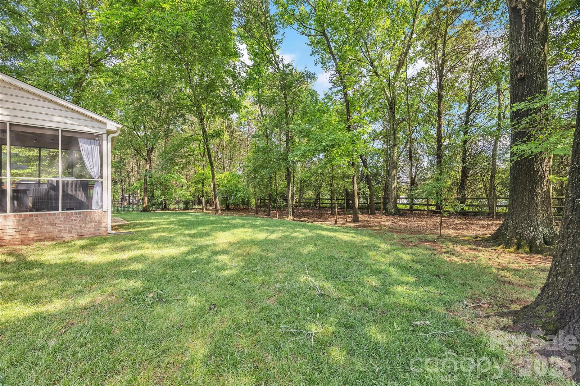 5709 Woodridge Court - Photo 40