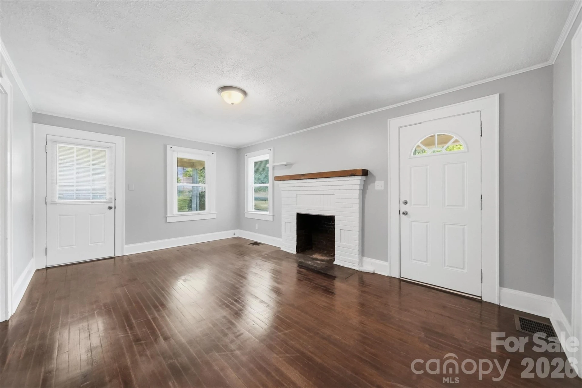 210 Valdese Drive - Photo 3