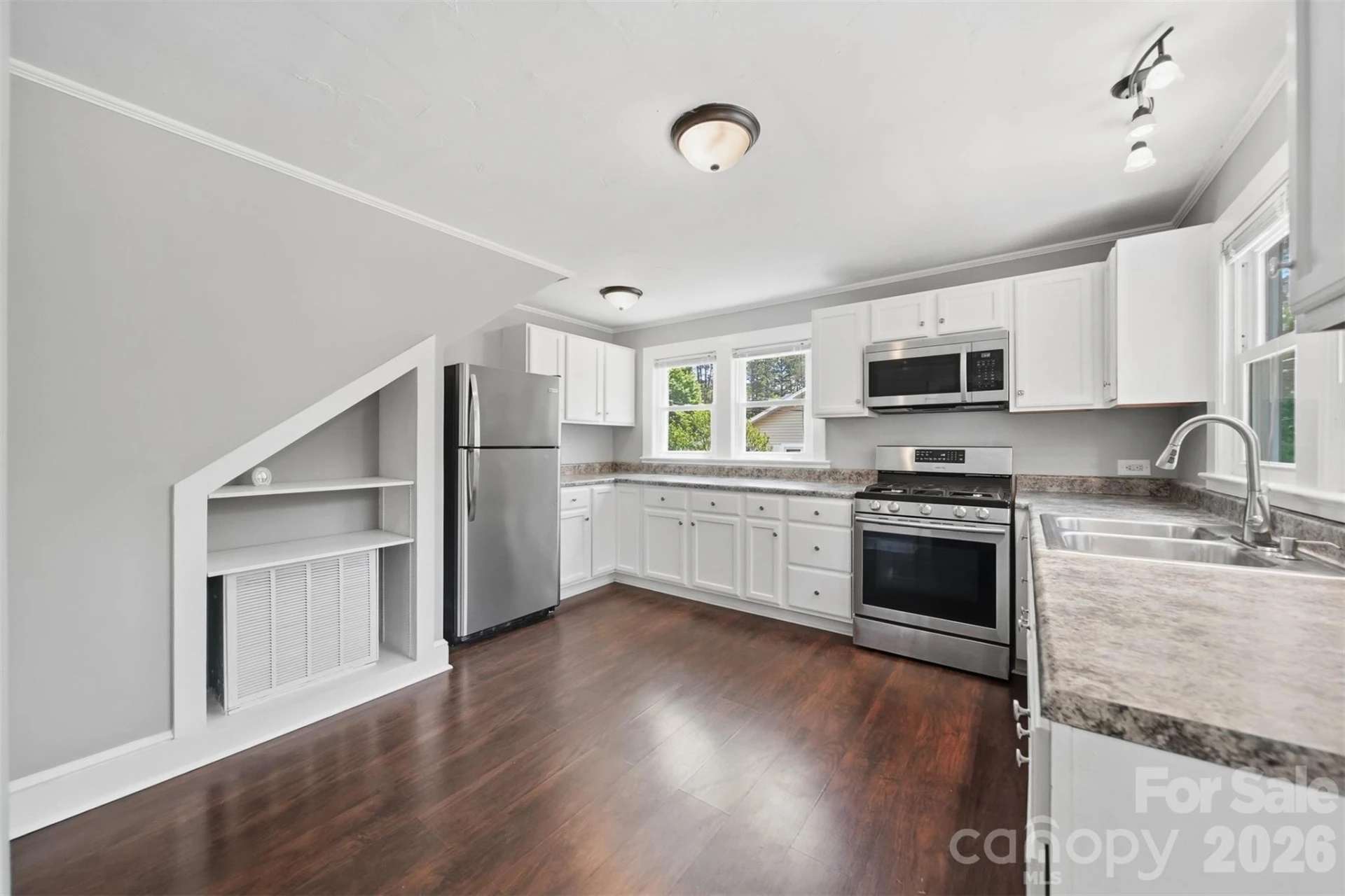 210 Valdese Drive - Photo 8