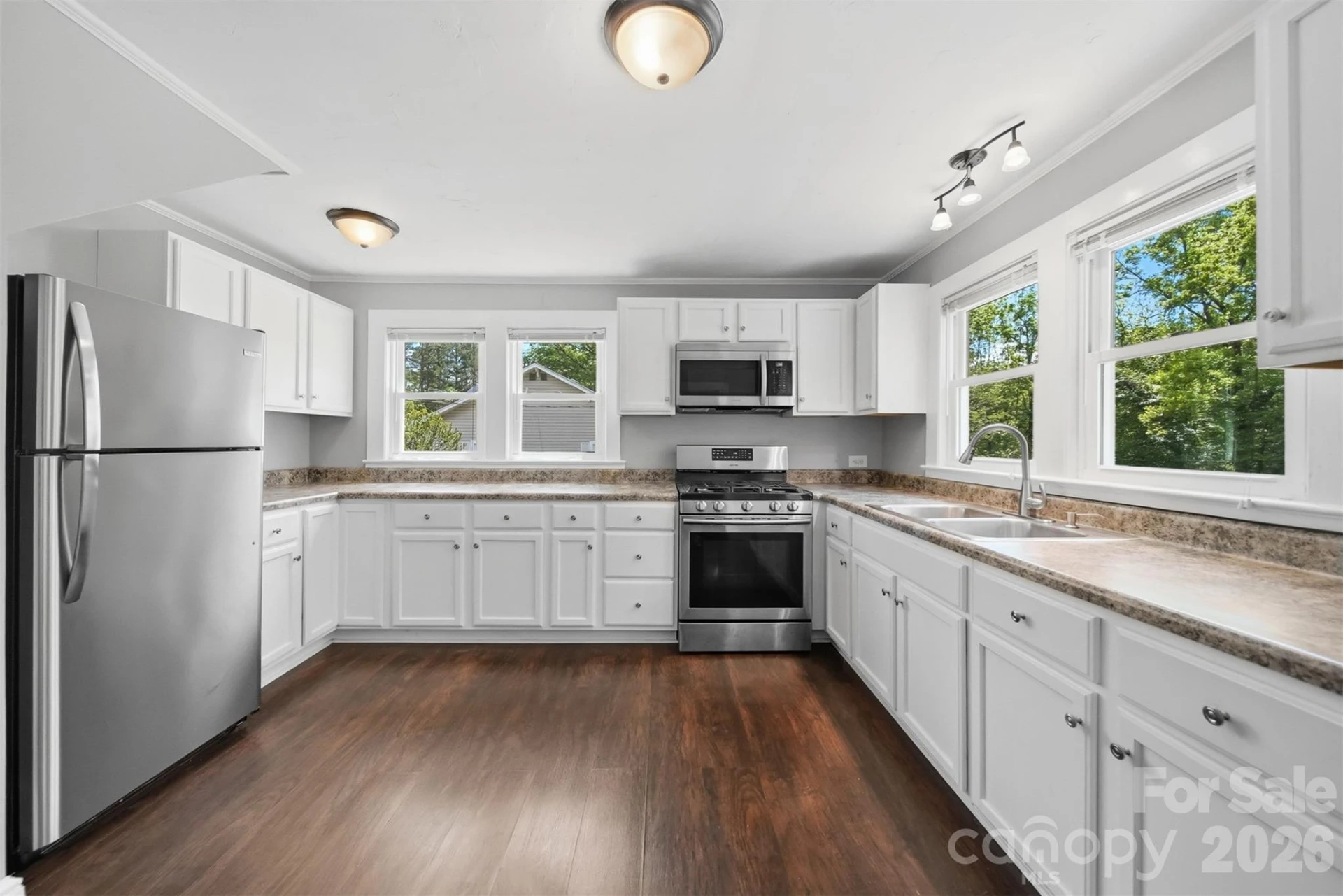 210 Valdese Drive - Photo 9