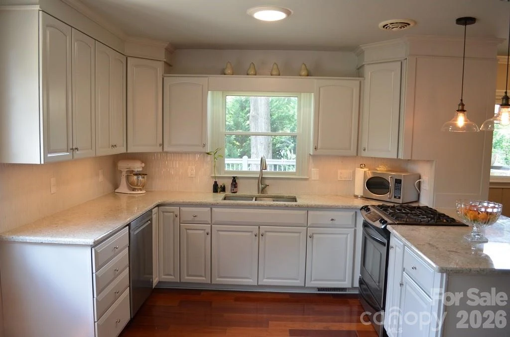 1140 Bevis Drive - Photo 5