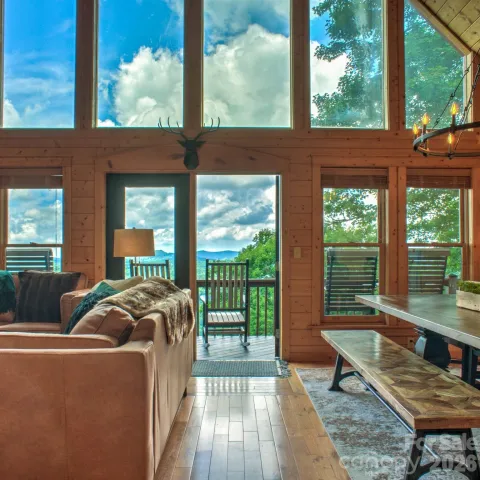 181 Scenic Wolf Drive