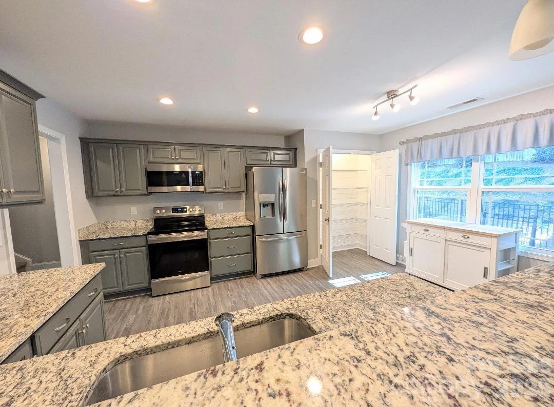 114 Brookstone Drive - Photo 5